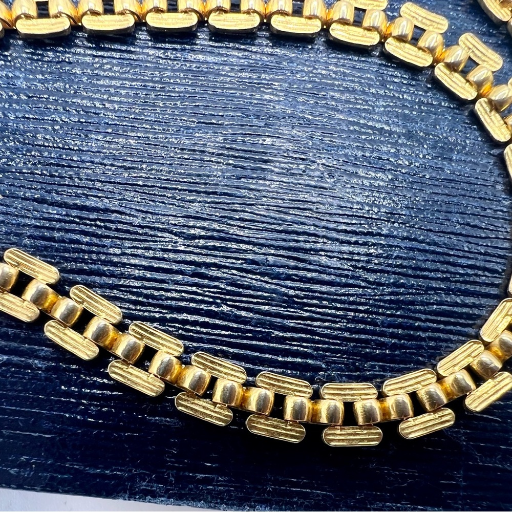 Vintage gold tone mesh link 16” chain necklace - Picture 6 of 6